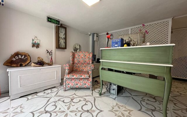 Monat Otel Hacimemis