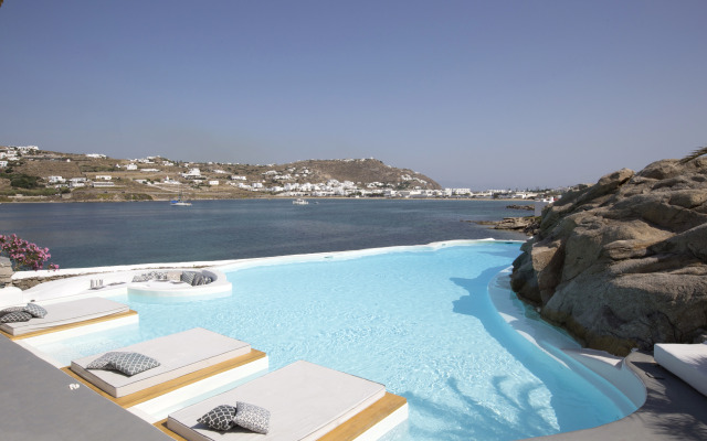 Dreambox Mykonos Suites