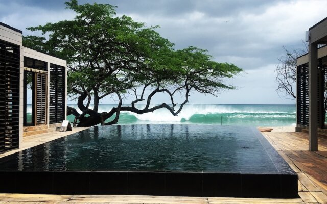 99 Surf Lodge