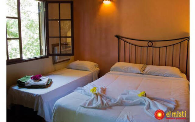 El Misti Búzios Hostel & Pousada