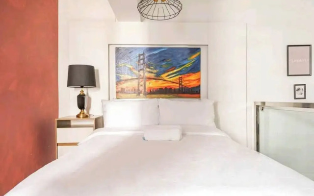 L1 Twin Bed Staycation in Bonifacio Global City