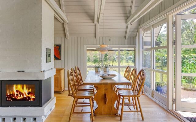 6 Person Holiday Home in Vaeggerlose