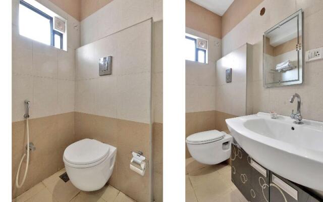 Capital O 12384 Hotel Rudra Grand