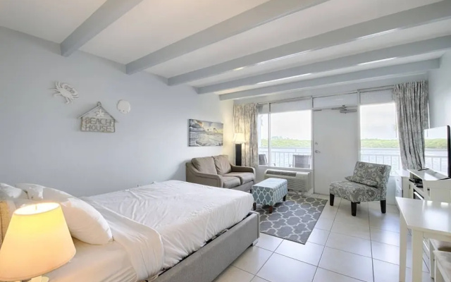 209 Little Harbor Inn