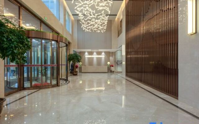 Jinqiao Business Hotel