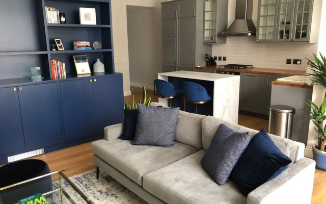 Luxury Victorian 2 Bedroom Apartment Near Tube
