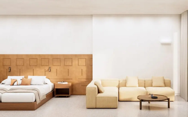 Tinos Beach Hotel & Suites