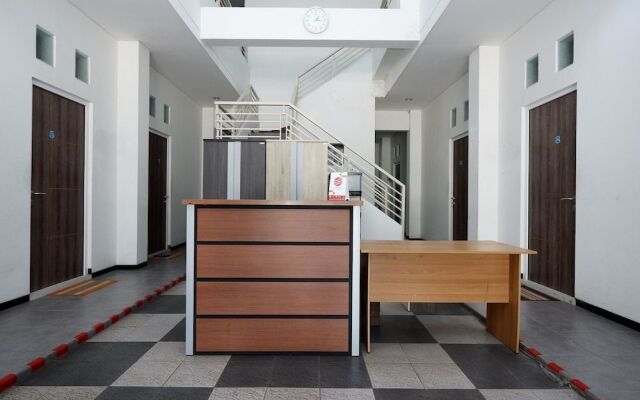 OYO 1884 Sunshine Hostel