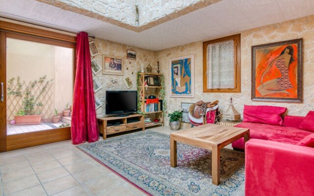 Beautiful Holiday Home in Zelarino With Swimming Pool