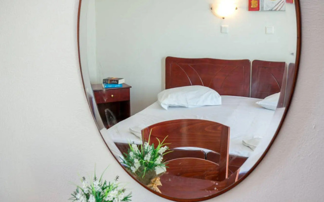 Lina Apartments