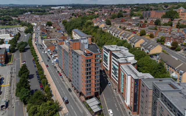 Roomzzz Leeds City West