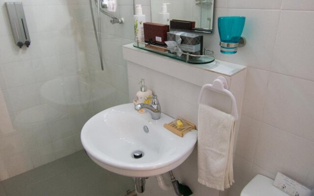 Driftwood Guest House