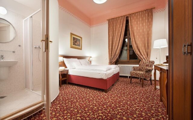 EA Zamecky Hotel Hruba Skala