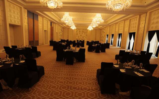 Radisson Blu Udaipur Palace Resort & Spa