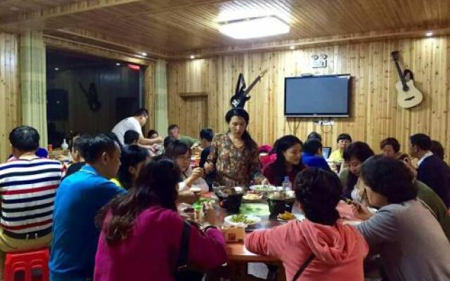 Dabie Mountain Longjinxia Homestay