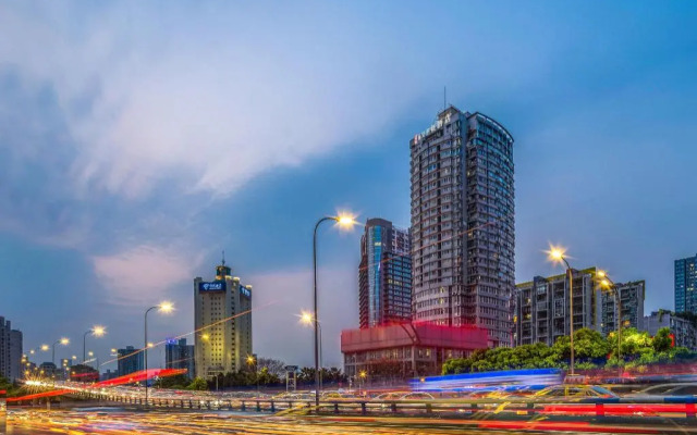 Rezen Kingtown Hotel (Chongqing Xinpaifang)