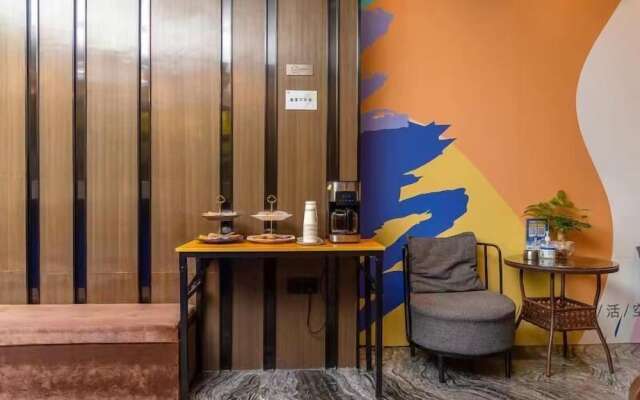 CHEERMAY HOTELS (Guangzhou Pazhou Exhibition Center Chigang Metro Station)