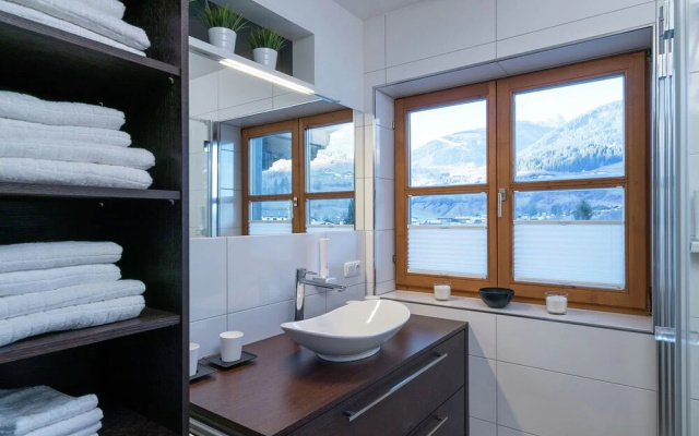 Modern Apartment Near Ski Area in Niedernsill