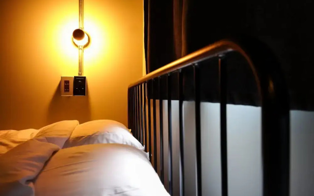 RED SUBMARINE - Hostel