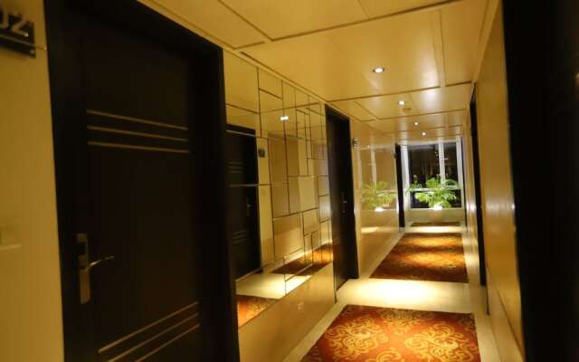Hotel Amrapali Grand