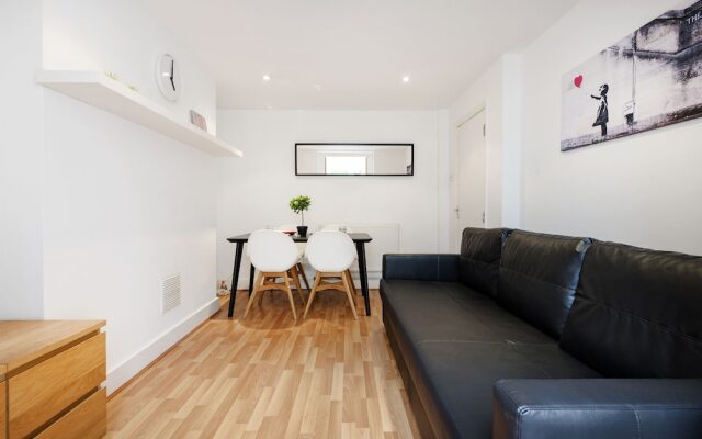 London New Apartment With Private Garden