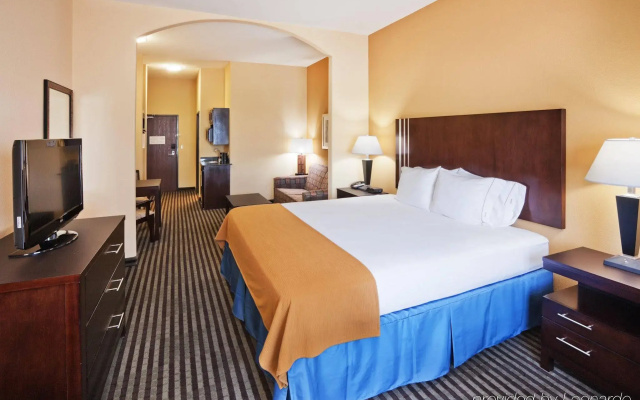 Holiday Inn Express Hotel & Suites Okmulgee by IHG