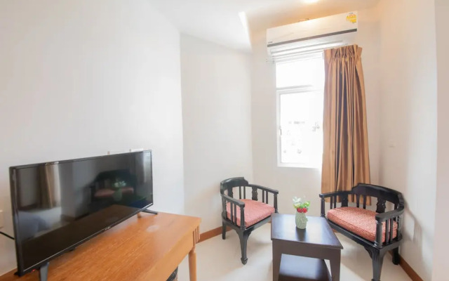 Golden Place Patong by OYO Rooms