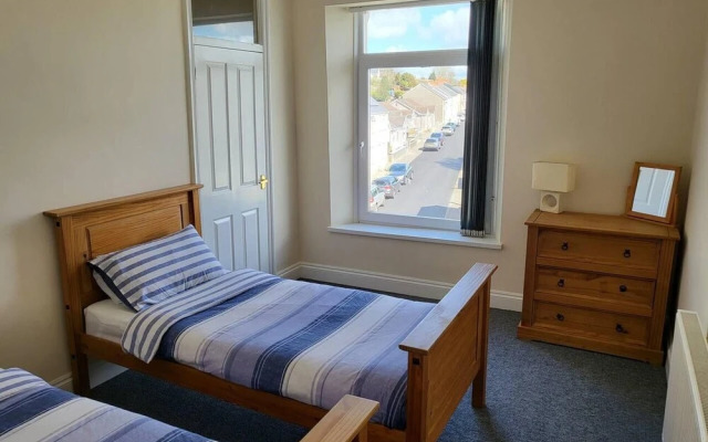 Marina Reach Neyland, Flat With Great sea Views