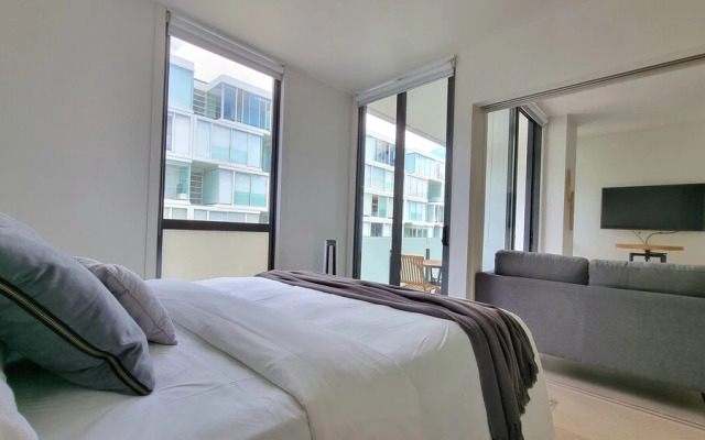 Marina View Apartment in Viaduct - Pool