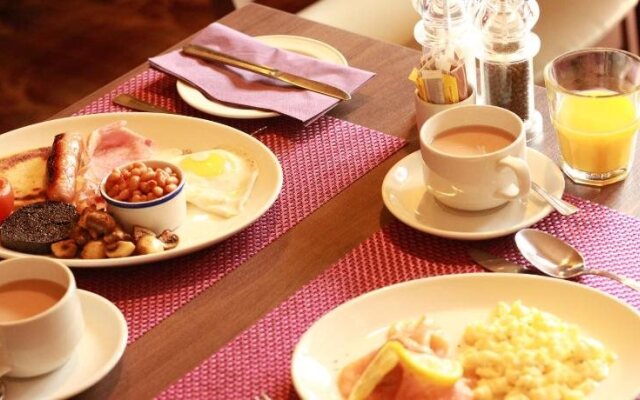 MacDonald Hotel & Cabins