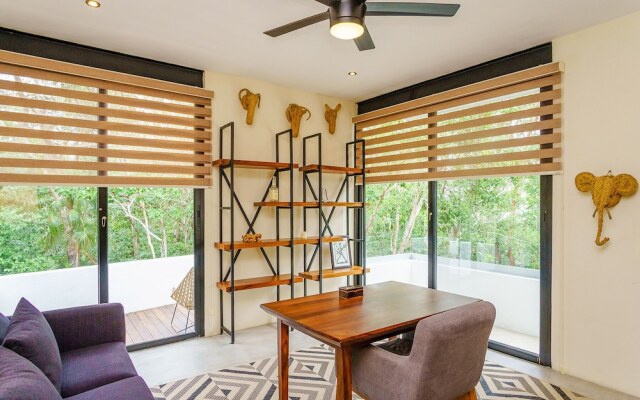 Magazine-worthy Villa Ponderosa with Private Pool & Gated Area