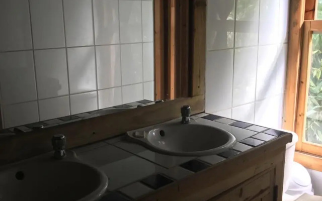 Roatan Bed & Breakfast Apartments