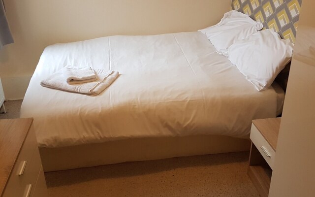 Reginald Budget Rooms