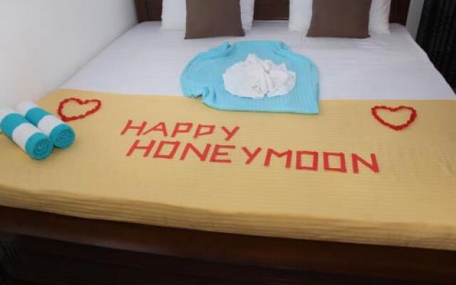 Sandaru Holiday Inn
