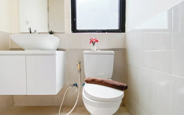 Compact Living 2Br At Meikarta Apartment