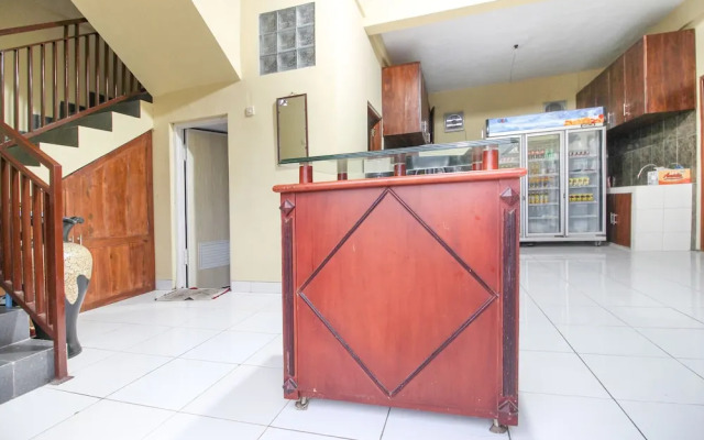 RedDoorz near Desa Wisata Kasongan