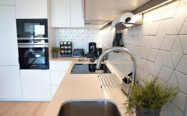 Tranquil London Apartment Near Coombe Hill House