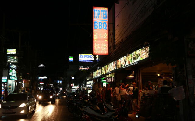 Ruang Thong Residence