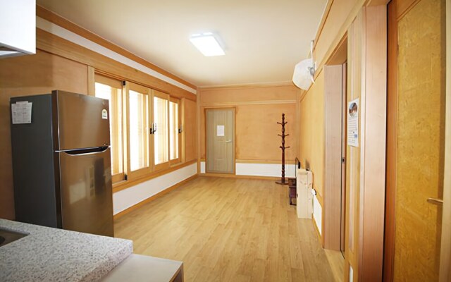 Yongin Hanok Pension Sujindang