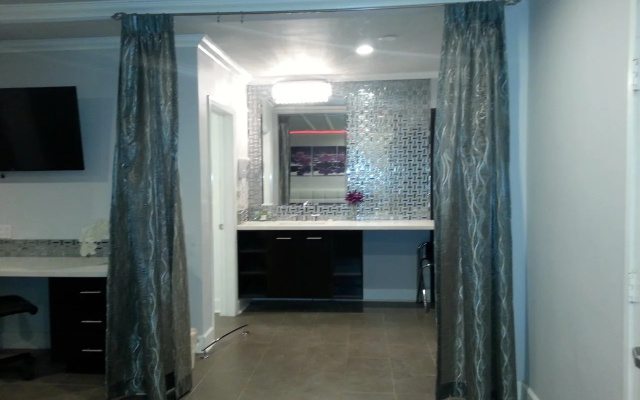 Hollywood VIP Hotel