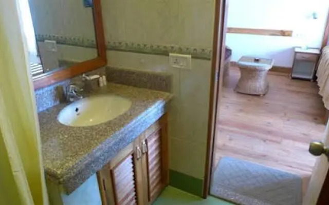 The Eee Cee Hotel