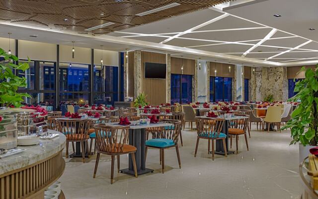 Peninsula Hotel Danang