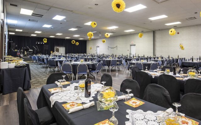 Dunvegan Inn and Suites