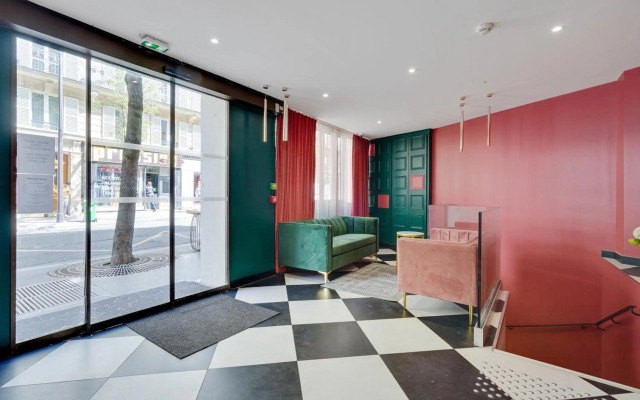Hotel B Square