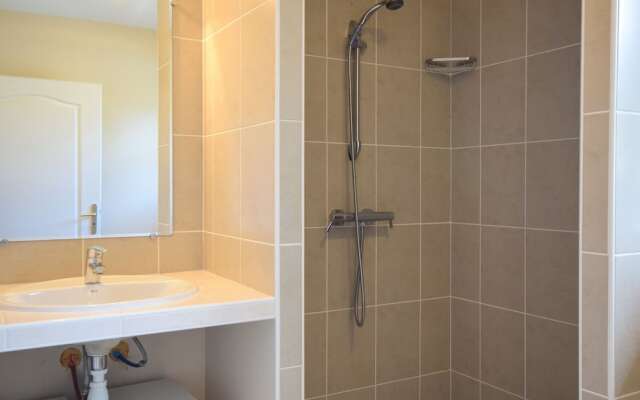 Modern Villa in La Romieu With Swimming Pool