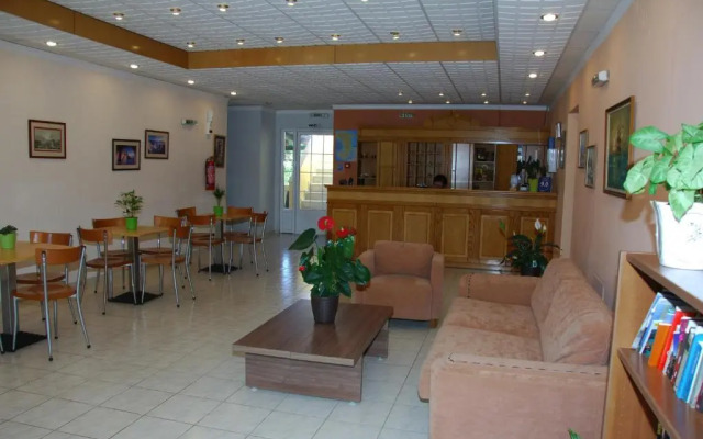 Sunrise Hotel
