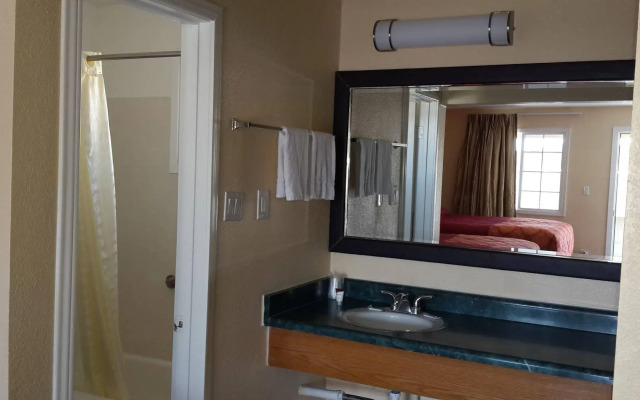 American Regency Inn