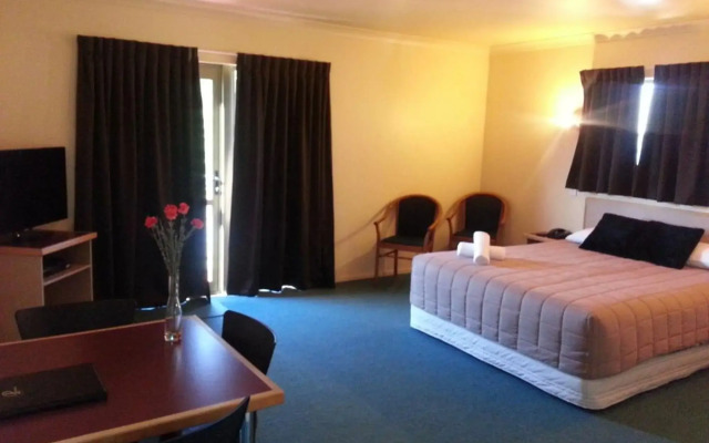 New Castle Motor Lodge