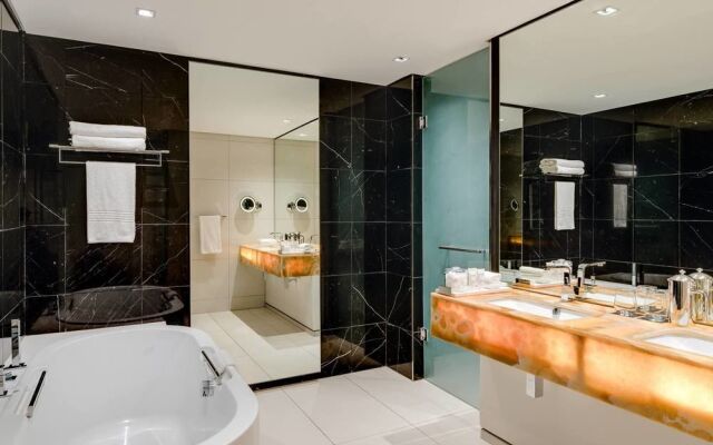 African Pride 15 On Orange Hotel