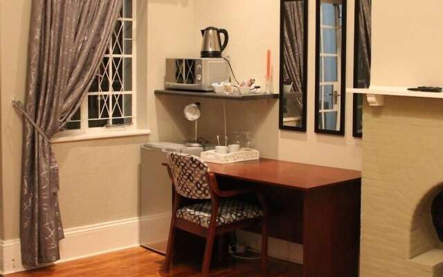 Tranquil House B&B @ 10 Berry St